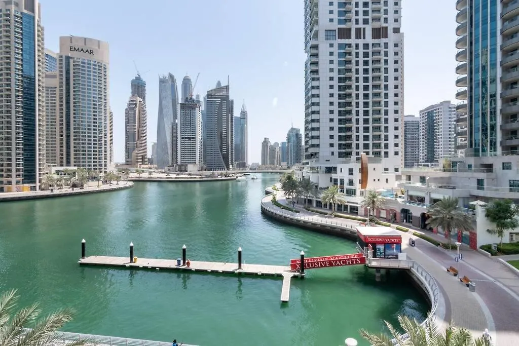 First Class Studio Serene Marina Views Dubaj Apartmán