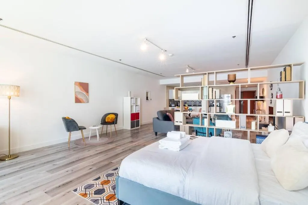 Apartment First Class Studio Serene Marina Views Dubai