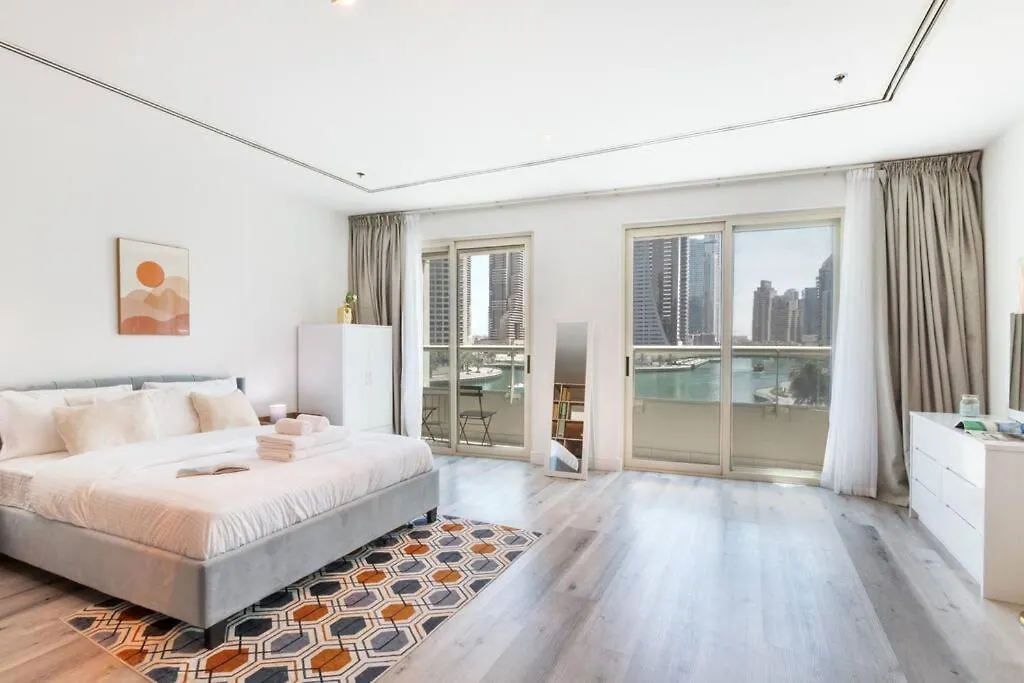 Apartment First Class Studio Serene Marina Views Dubai